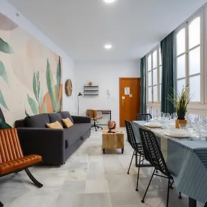 https://serenissima-apartment-by-cadiz4rentals.hotelsincadiz.net